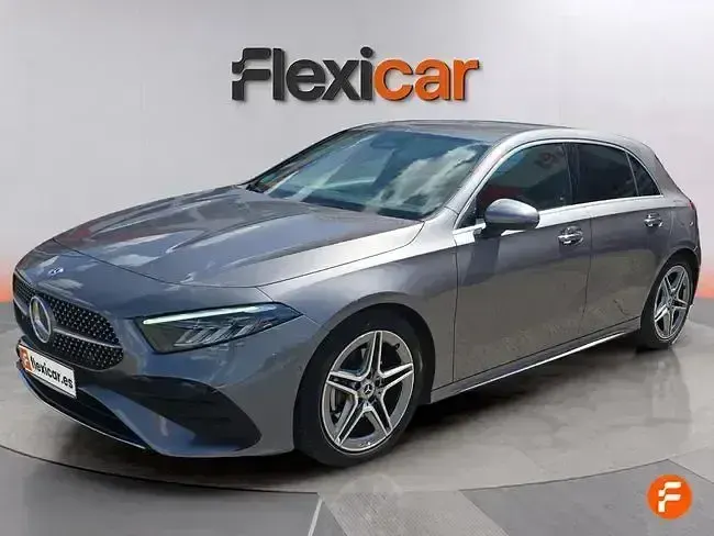 Usado Mercedes A180 136 CV (100 kW) 2024 Gris Berlina
