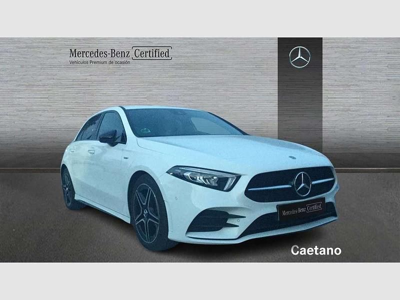 Usado Mercedes A180 Edition 116 CV (85 kW) 2022 Blanco Berlina