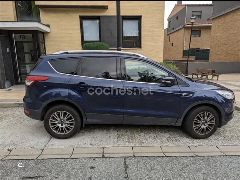 Usado Ford Kuga Titanium 163 CV (119 kW) 2013 Azul SUV