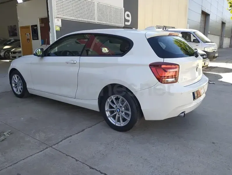 Usado BMW 116 116 CV (85 kW) 2014 Blanco Utilitario