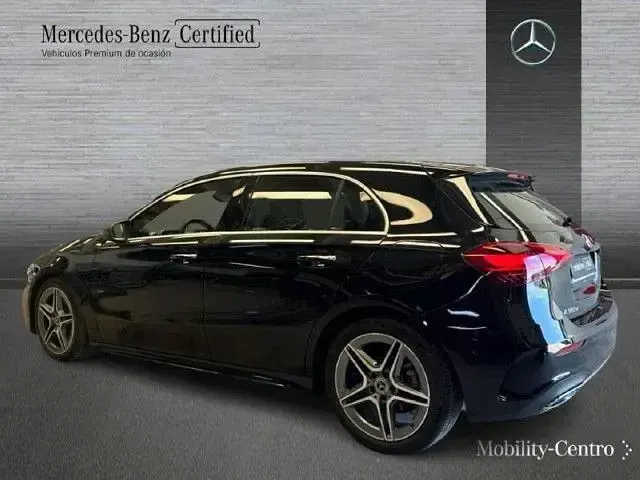 Usado Mercedes A180 116 CV (85 kW) 2025 Negro noche