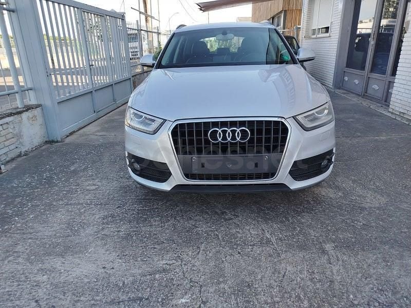 Usado Audi Q3 Attraction 140 HP (102 kW) 2014 Cinzento SUV