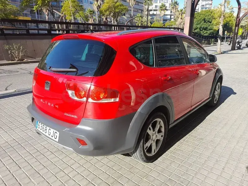 Usado Seat Altea 170 CV (125 kW) 2008 Rojo Monovolumen