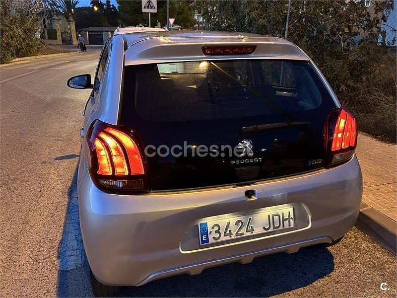 Usado Peugeot 108 82 CV (60 kW) 2015 Gris / plata Berlina