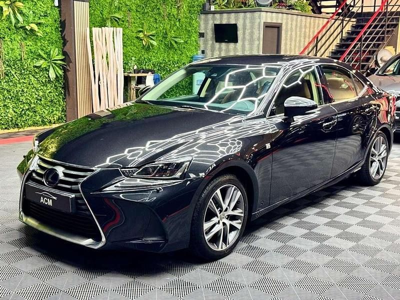 Usado Lexus IS300h Luxury Line 223 CV (164 kW) 2019 Negro Berlina