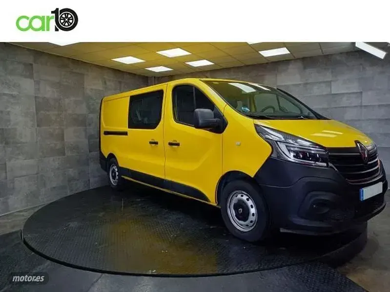 Usado Renault Trafic 95 CV (69 kW) 2019 Amarillo Monovolumen