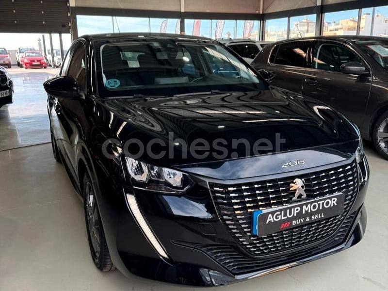 Usado Peugeot 208 Active 100 CV (73 kW) 2022 Negro Utilitario