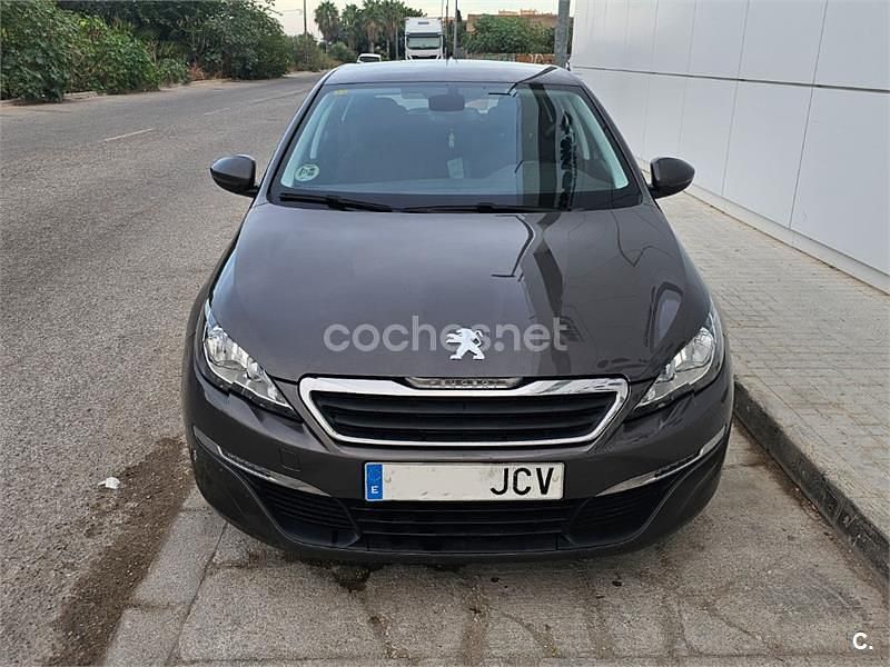 Gris / plata Usado 2015 Peugeot 308 Active Berlina | 7990 € (Precio justo) - Imagen 1/4