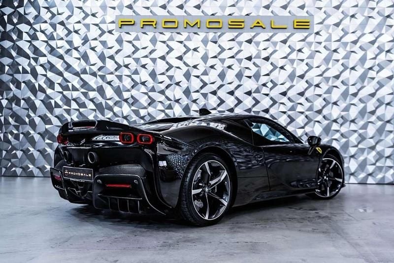 Usado Ferrari SF90 999 CV (734 kW) 2022 Negro Coupe