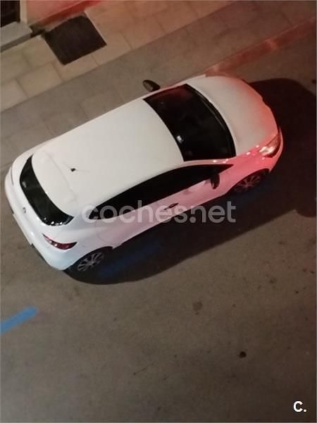 Begagnad Renault Clio IV LIMITED 90 HK (66 kW) 2018 Vit Sedan