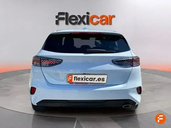 Usado Kia Ceed Style 100 CV (73 kW) 2025 Blanco Utilitario