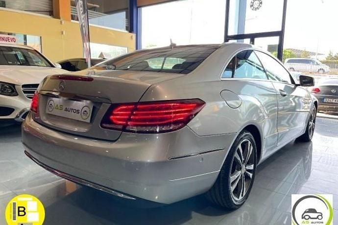 Usado Mercedes E220 163 CV (119 kW) 2013 Coupe