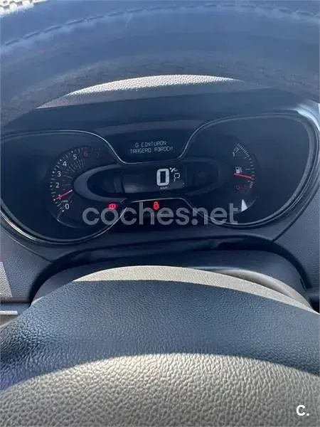 Usado Renault Captur Zen 120 CV (88 kW) 2017 Gris / plata SUV