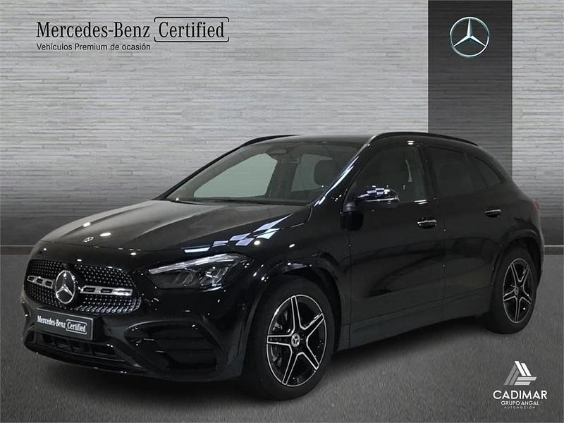 Usado Mercedes GLA200 AMG line 150 CV (110 kW) 2025 Negro SUV