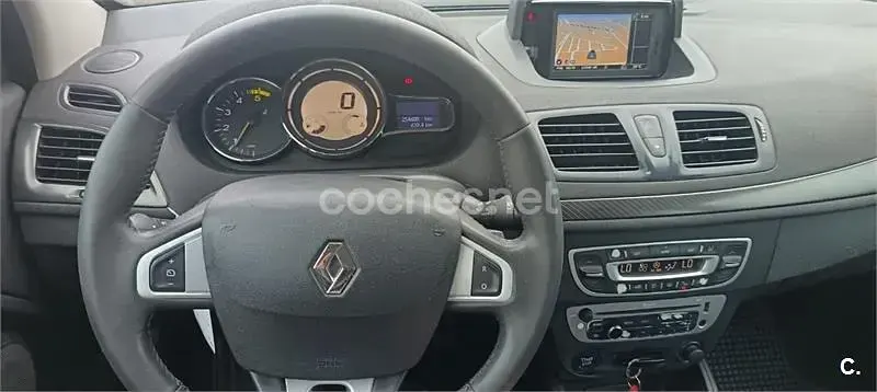 Usado Renault Mégane GrandTour Expression 110 CV (80 kW) 2012 Marrón Familiar