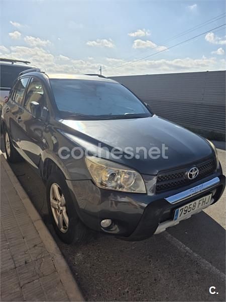 Gris / plata Usado 2006 Toyota RAV4 Sol SUV | 8000 € (Precio justo) - Imagen 1/4