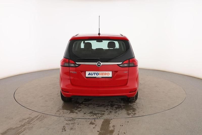 Usado Opel Zafira Tourer Expression 120 CV (88 kW) 2016 Rojo Monovolumen