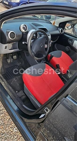 Usado Peugeot 107 Urban Move 54 CV (39 kW) 2008 Gris / plata Utilitario