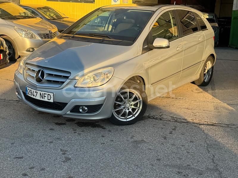 Usado Mercedes B150 95 CV (69 kW) 2009 Gris / plata Monovolumen