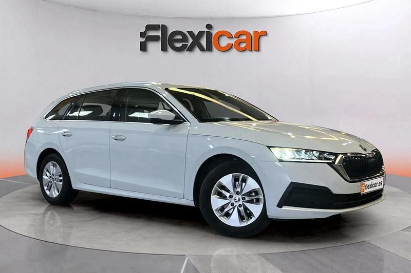 Blanco Usado 2023 Skoda Octavia Style Familiar | 21.190 € (Buen precio) - Imagen 1/4