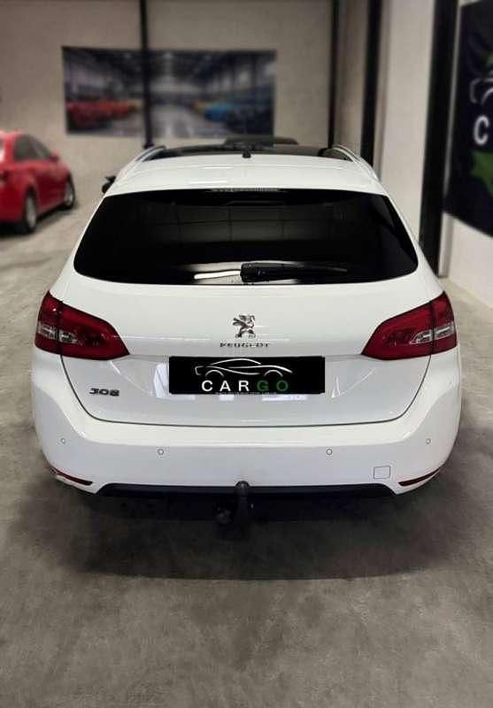 Usado Peugeot 308 Allure 110 CV (80 kW) 2019 Blanco Utilitario