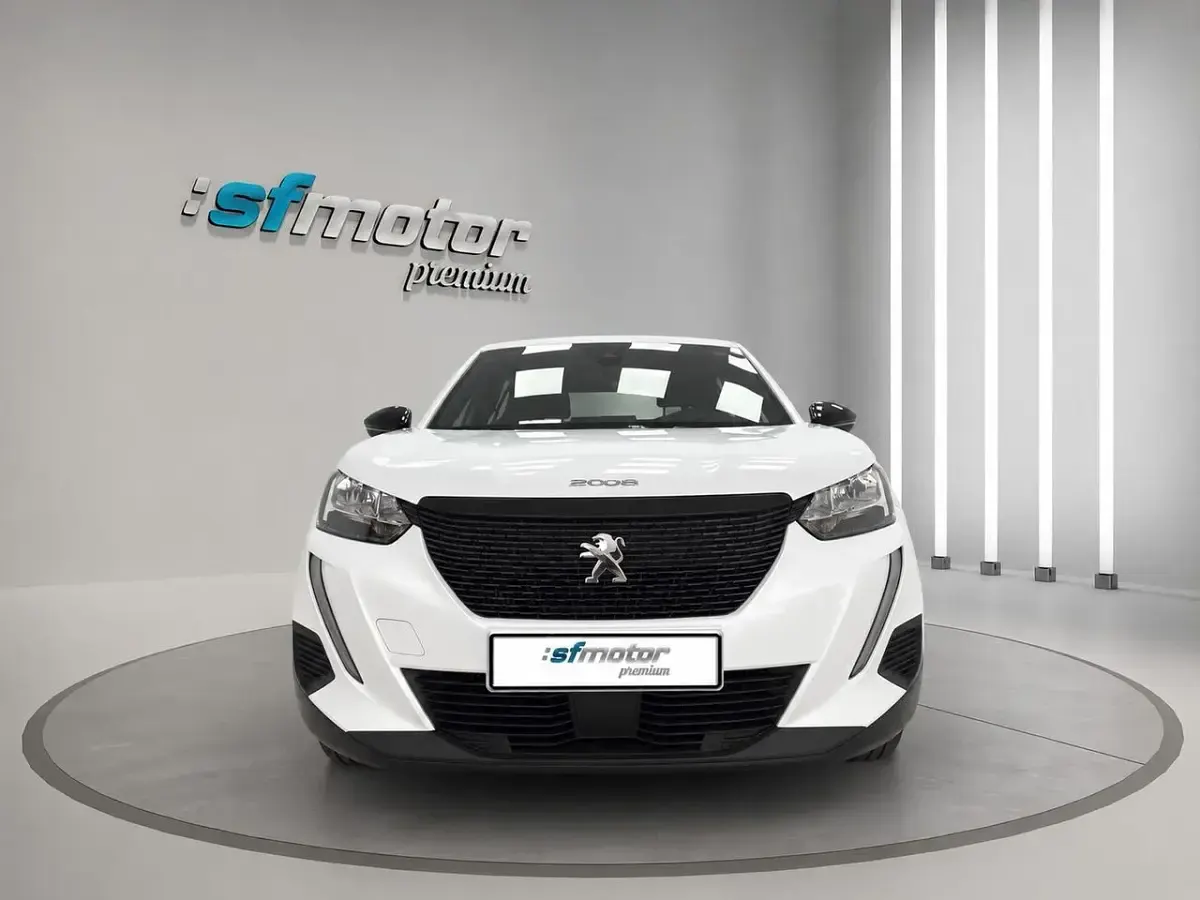 Usado Peugeot 2008 Active 130 CV (95 kW) 2023 Blanco SUV