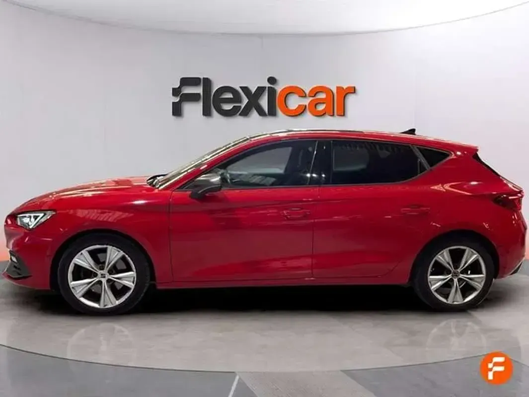 Usado Seat Leon FR 150 CV (110 kW) 2021 Rojo Berlina