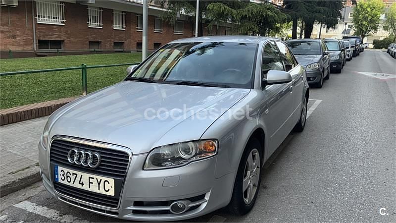 Usado Audi A4 140 CV (102 kW) 2007 Gris / plata Berlina