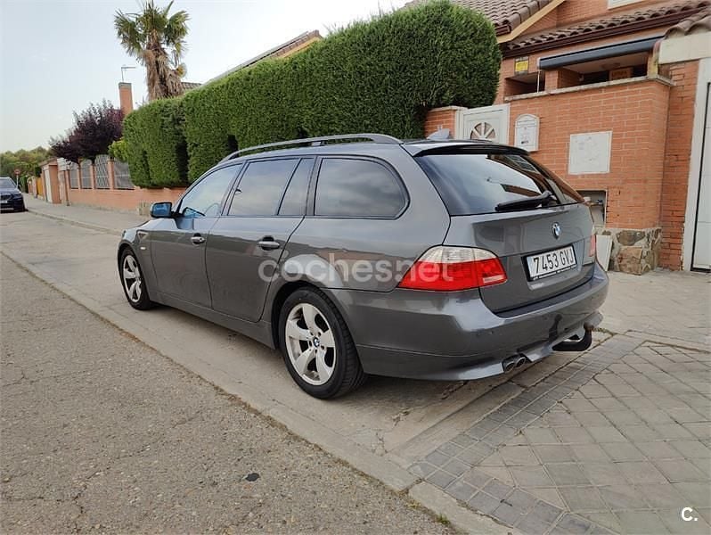 Usado BMW 525 177 CV (130 kW) 2007 Gris / plata Familiar