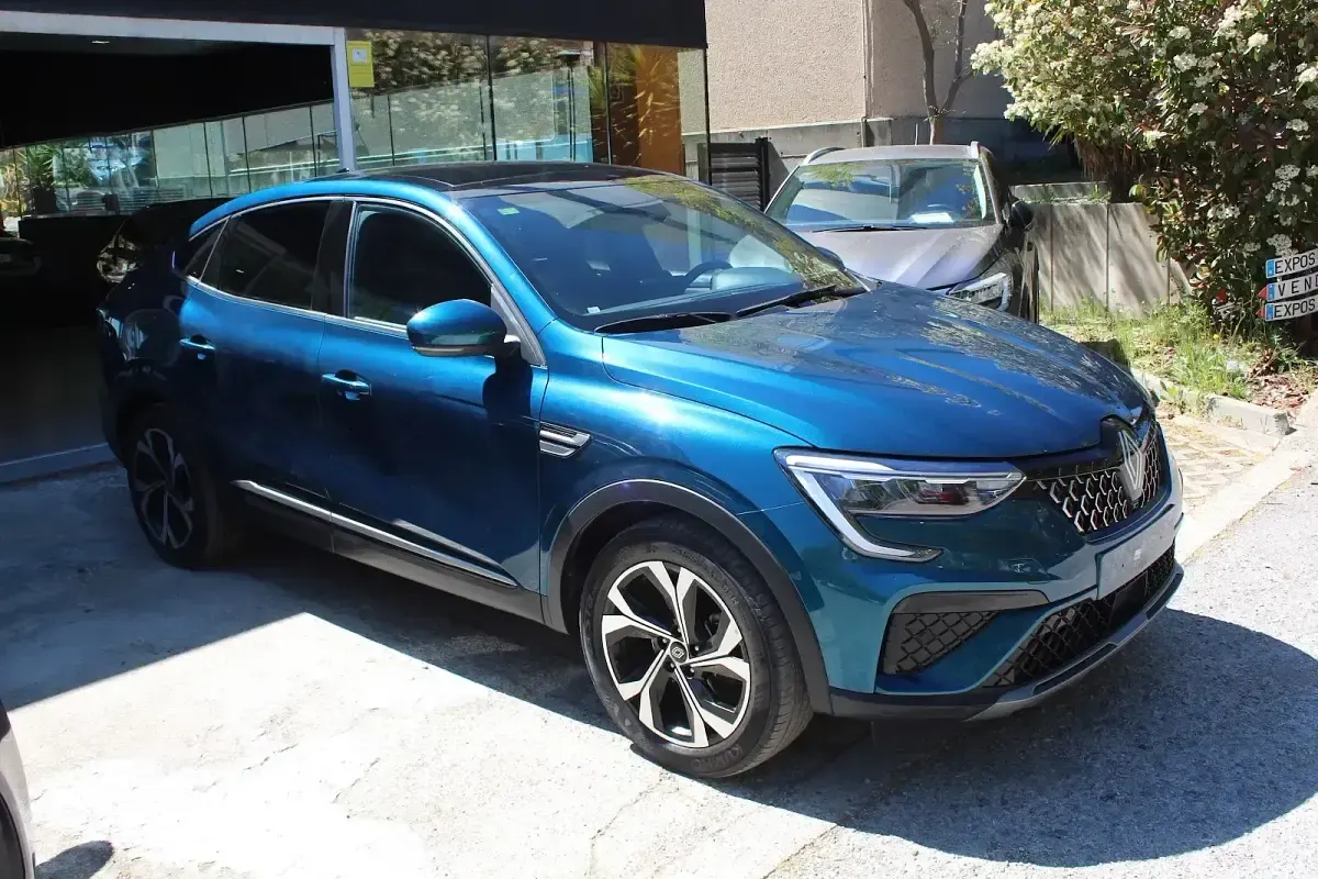 Usado Renault Arkana Techno 145 CV (106 kW) 2024 Azul SUV