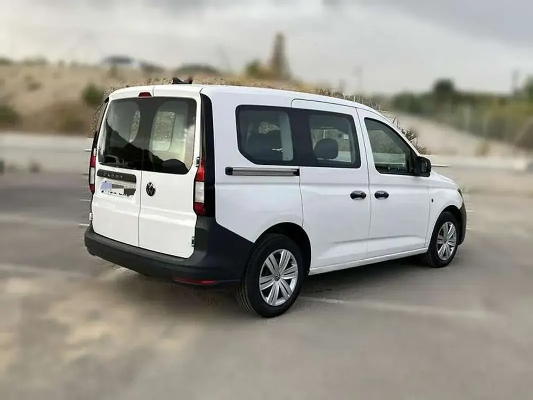 Usado VW Caddy Edition 102 CV (75 kW) 2021 Blanco Monovolumen