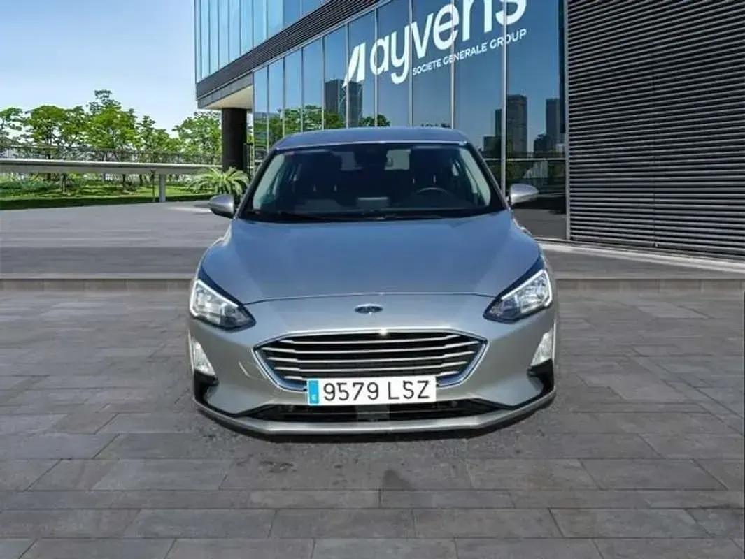 Usado Ford Focus Trend+ 125 CV (91 kW) 2021 Gris plata Utilitario