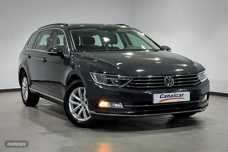 Usado VW Passat Sportline 190 CV (139 kW) 2018 Gris Familiar