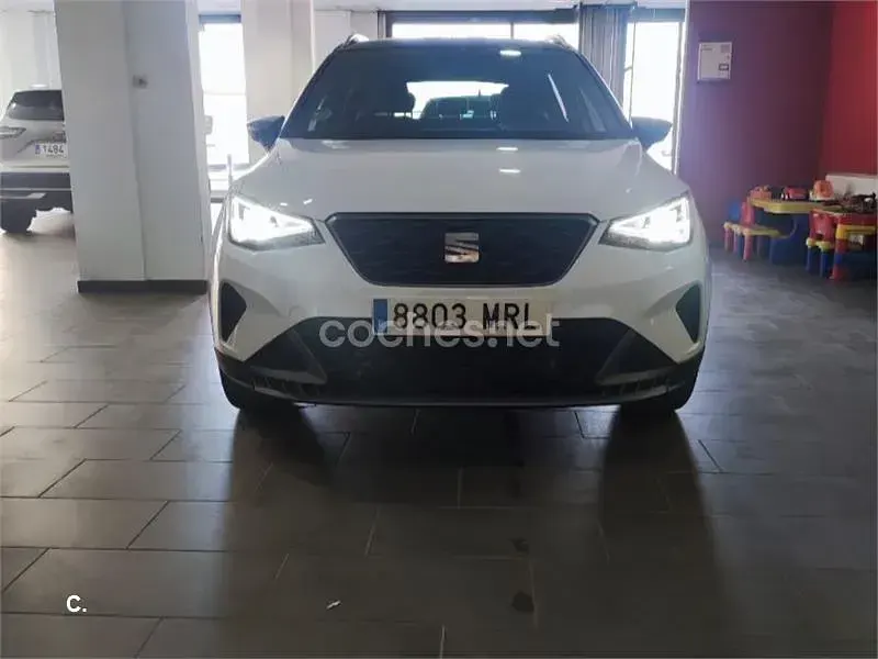 Usado Seat Arona FR 115 CV (84 kW) 2024 Blanco SUV