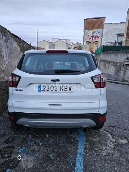 Usado Ford Kuga Vignale 120 CV (88 kW) 2017 Blanco SUV