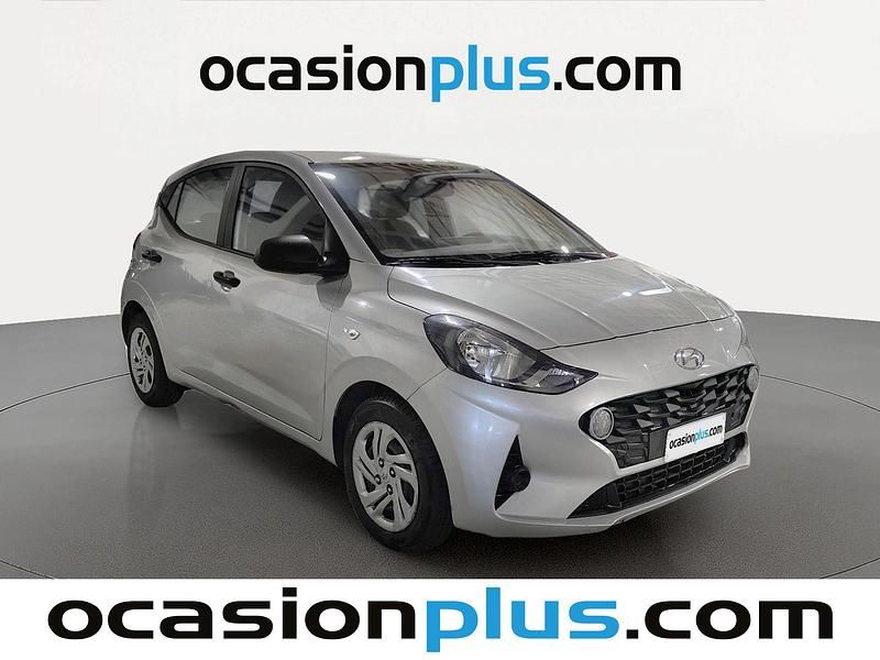 Usado Hyundai i10 67 CV (49 kW) 2022 Gris plata Utilitario