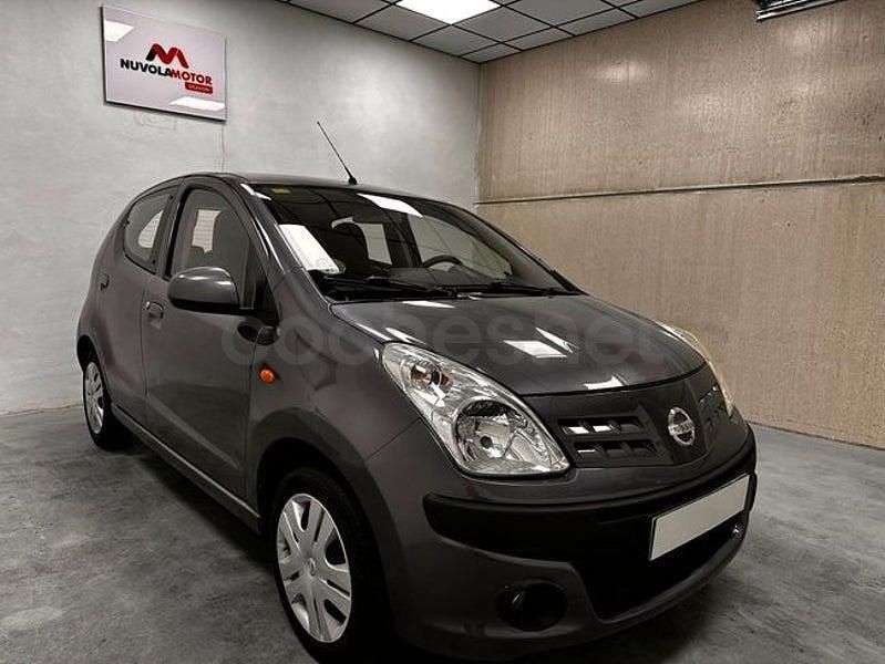 Usado Nissan Pixo Acenta 68 CV (50 kW) 2011 Gris / plata Utilitario