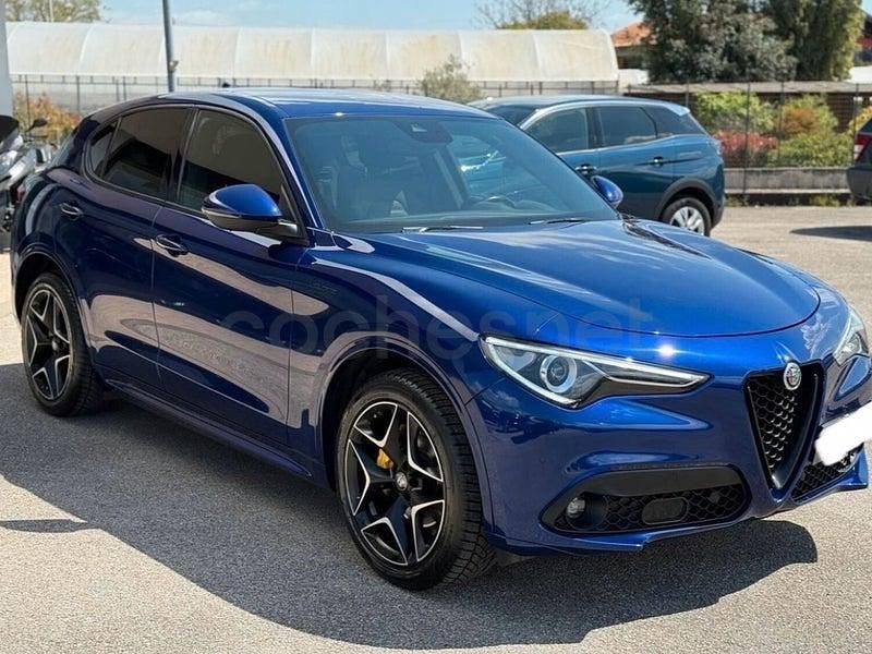 Usado Alfa Romeo Stelvio Veloce 210 CV (154 kW) 2020 Azul SUV