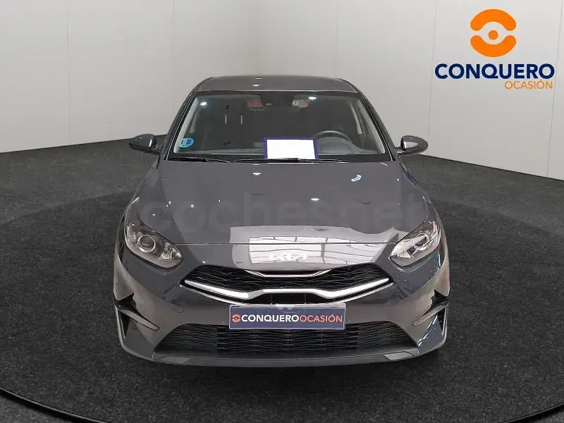 Usado Kia Ceed 136 CV (100 kW) 2024 Gris / plata Utilitario
