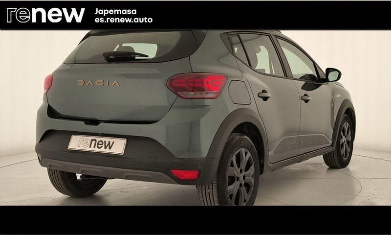 Usado Dacia Sandero Extreme 100 CV (73 kW) 2025 Verde Berlina