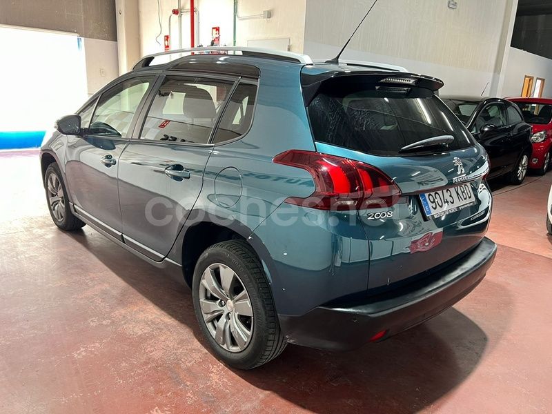 Usado Peugeot 2008 Style 100 CV (73 kW) 2017 Verde SUV