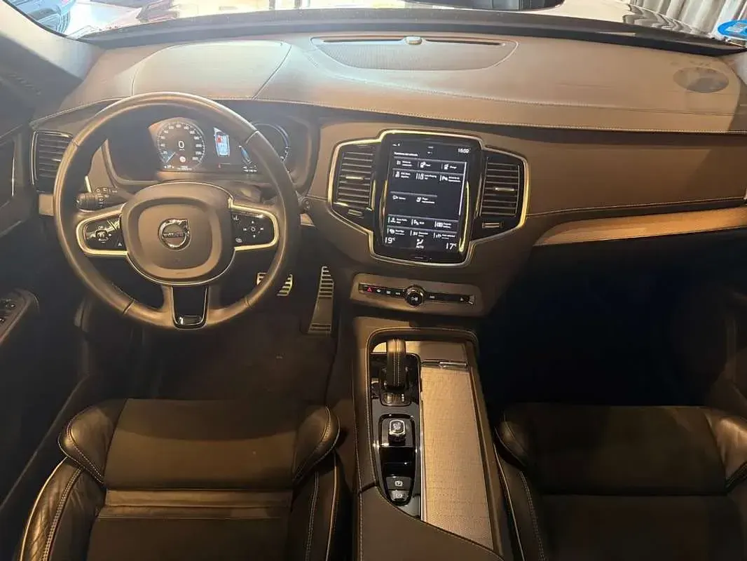 Usado Volvo XC90 Plus 455 CV (334 kW) 2022 Gris SUV