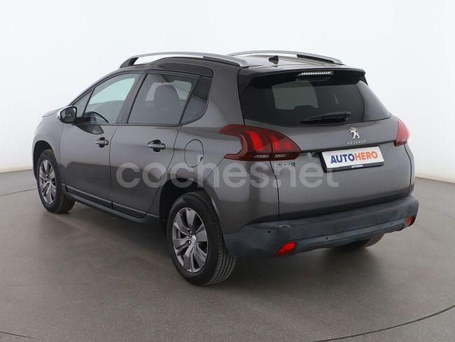 Usado Peugeot 2008 Style 83 CV (61 kW) 2018 Gris SUV