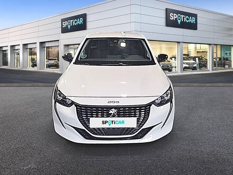 Usado Peugeot 208 Allure 100 CV (73 kW) 2023 Blanco Utilitario