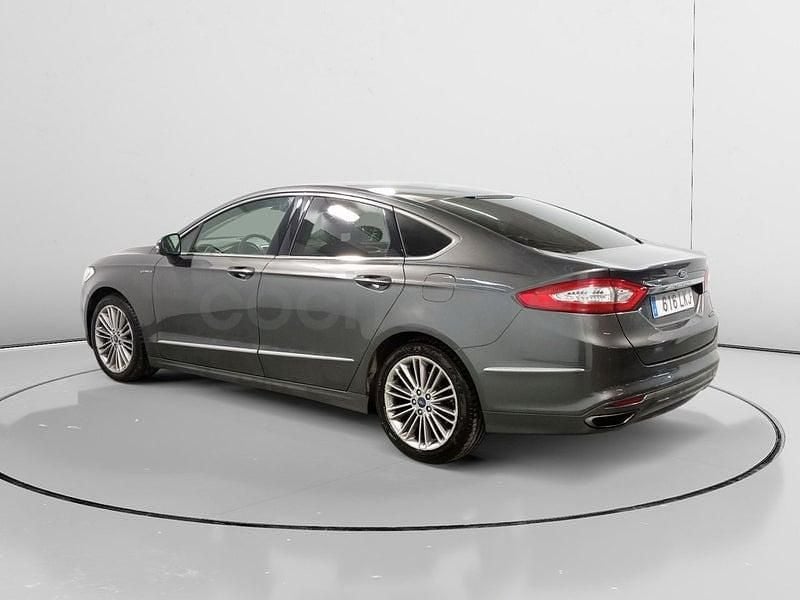 Usado Ford Mondeo Vignale 190 CV (139 kW) 2018 Gris / plata Berlina