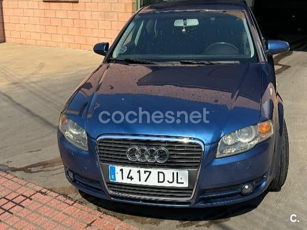 Usado Audi A4 140 CV (102 kW) 2006 Azul Berlina