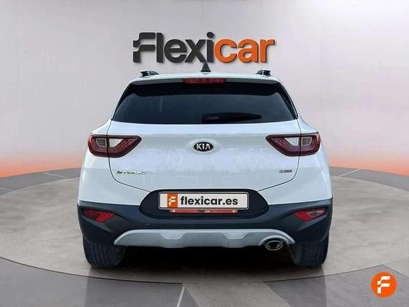 Usado Kia Stonic 101 HP (74 kW) 2020 Branco SUV