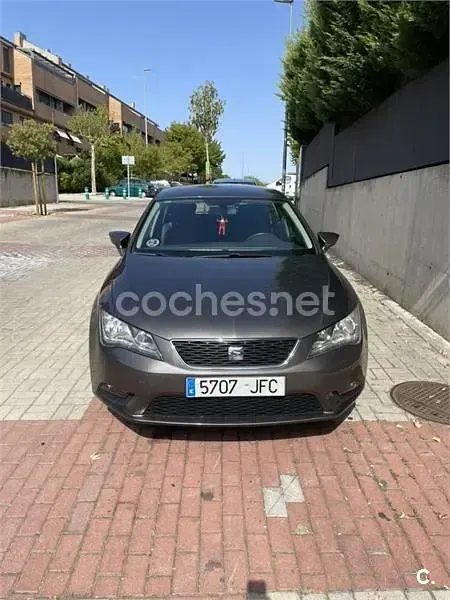 Usado Seat Leon I-Tech 105 CV (77 kW) 2015 Gris / plata Berlina