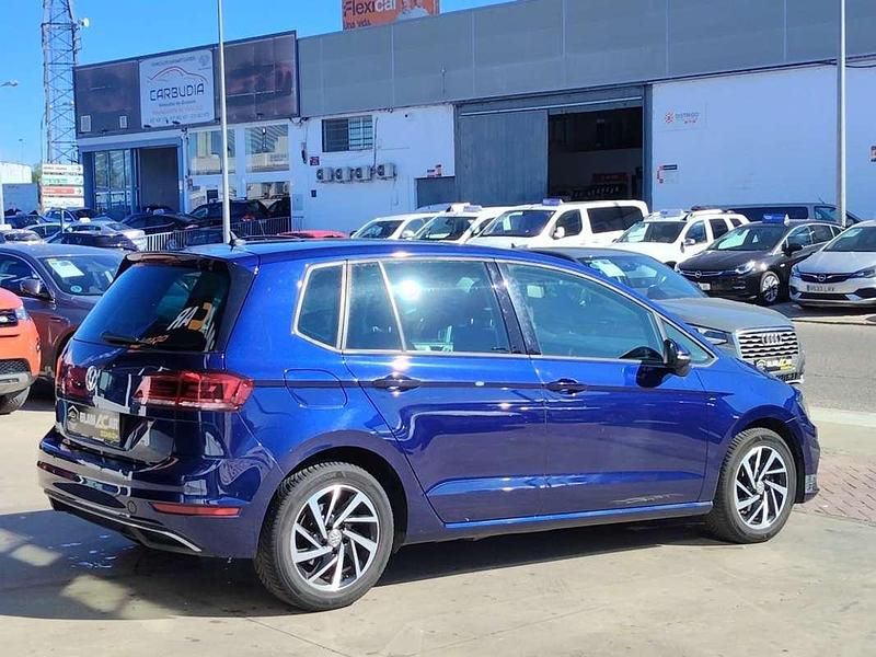 Usado VW Golf VII 116 CV (85 kW) 2019 Azul Familiar