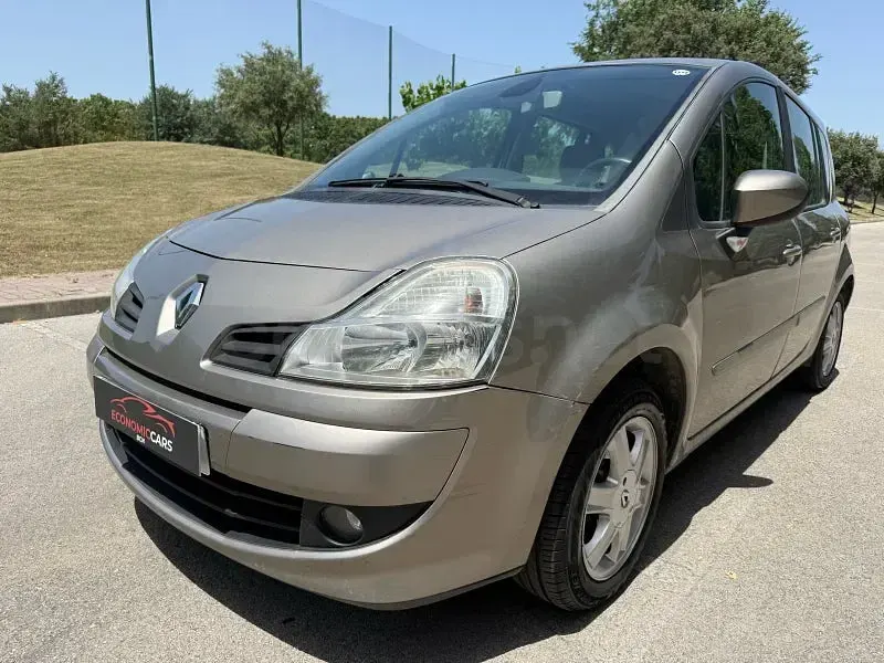 Usado Renault Modus Dynamique 110 CV (80 kW) 2008 Beige Monovolumen
